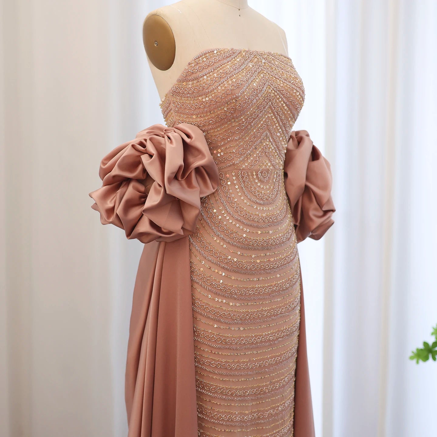 Luxury Arabic Dusty Rose Evening Dresses with Cape